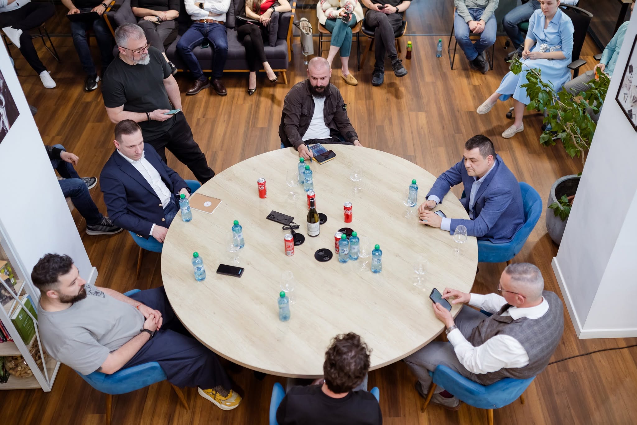Intimate Roundtable Conversations