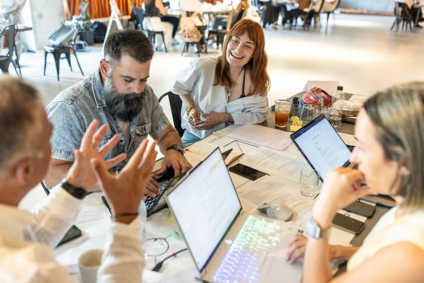 Lucru aplicat la Hackathon